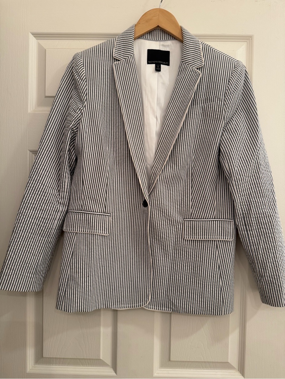 Banana Republic White and Navy Pinstripe Men's Shirt Jacket